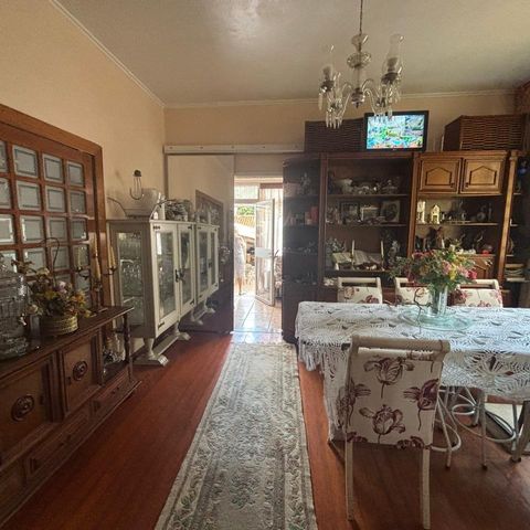 Casa à venda com 218m², 4 quartos e 3 vagas