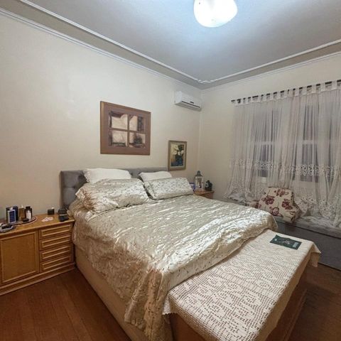 Casa à venda com 218m², 4 quartos e 3 vagas