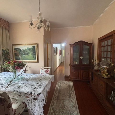 Casa à venda com 218m², 4 quartos e 3 vagas