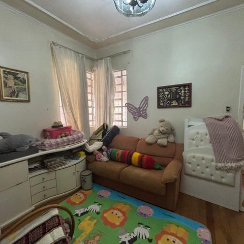 Casa à venda com 218m², 4 quartos e 3 vagas