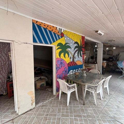 Casa à venda com 218m², 4 quartos e 3 vagas