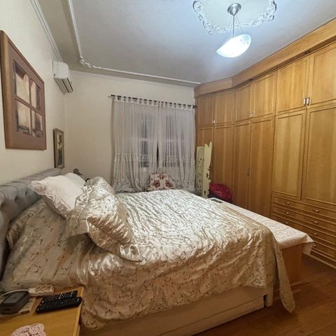 Casa à venda com 218m², 4 quartos e 3 vagas