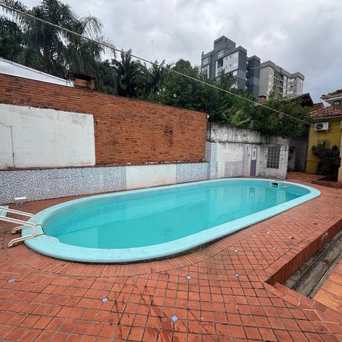 Casa à venda com 218m², 4 quartos e 3 vagas