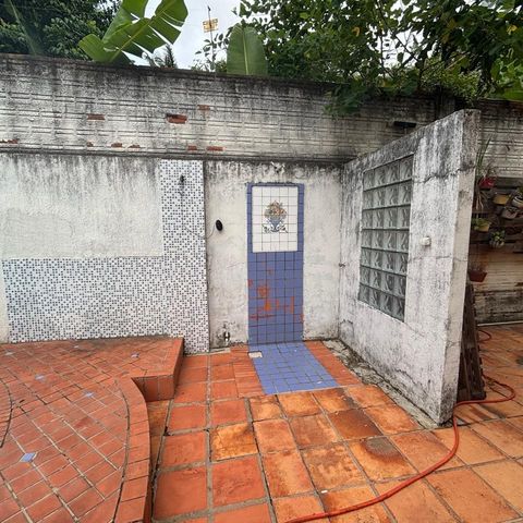 Casa à venda com 218m², 4 quartos e 3 vagas