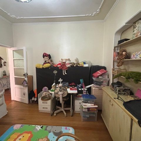 Casa à venda com 218m², 4 quartos e 3 vagas