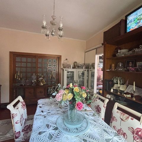 Casa à venda com 218m², 4 quartos e 3 vagas