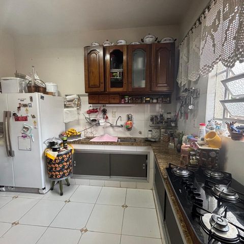 Casa à venda com 218m², 4 quartos e 3 vagas