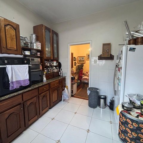 Casa à venda com 218m², 4 quartos e 3 vagas