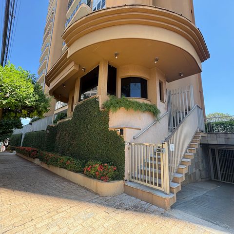 Apartamento para alugar com 450m², 5 quartos e 2 vagasFachada