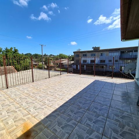 Casa à venda com 352m², 3 quartos e 4 vagas Casa à venda com 352m², 3 quartos e 4 vagasÁrea Comum