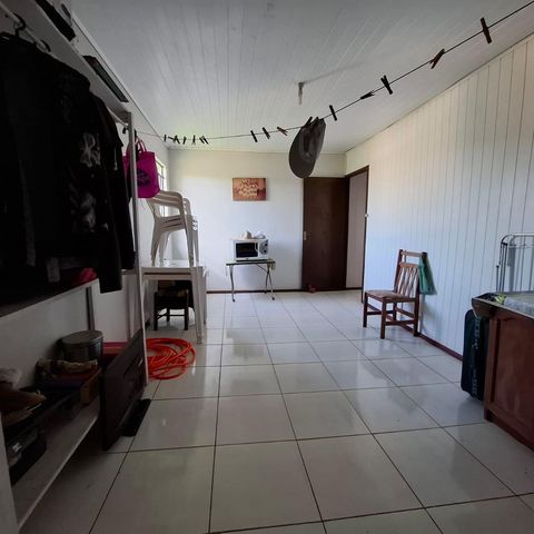 Casa à venda com 352m², 3 quartos e 4 vagas Casa à venda com 352m², 3 quartos e 4 vagasQuarto 3