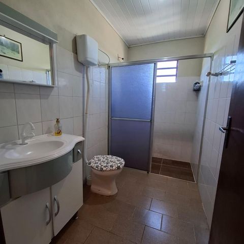 Casa à venda com 352m², 3 quartos e 4 vagas Casa à venda com 352m², 3 quartos e 4 vagasBanheiro 1