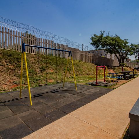 Apartamento para alugar com 42m², 2 quartos e 1 vaga Apartamento para alugar com 42m², 2 quartos e 1 vagaÁrea comum - Playground