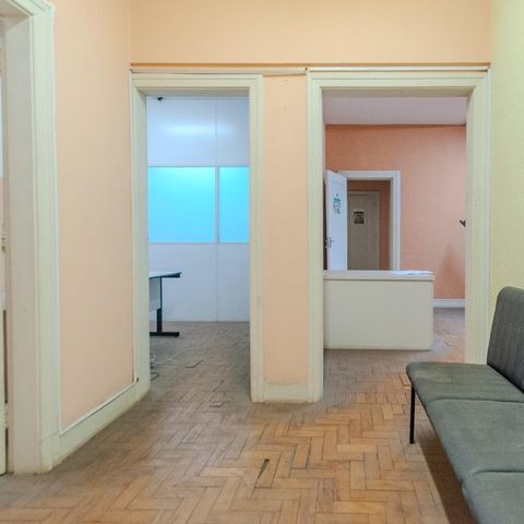Apartamento para alugar com 90m², 2 quartos e sem vaga Apartamento para alugar com 90m², 2 quartos e sem vagaFoto 02