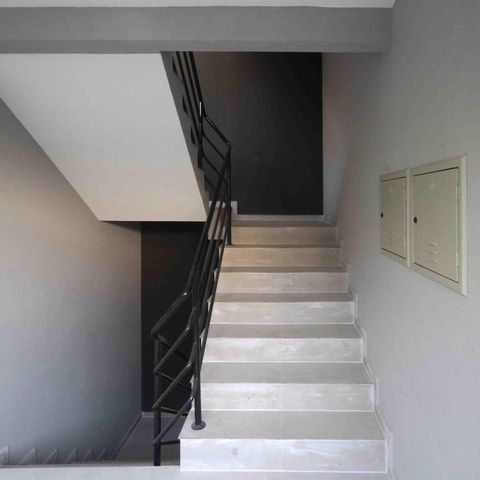 Apartamento para alugar com 40m², 2 quartos e sem vaga Apartamento para alugar com 40m², 2 quartos e sem vagaEscada