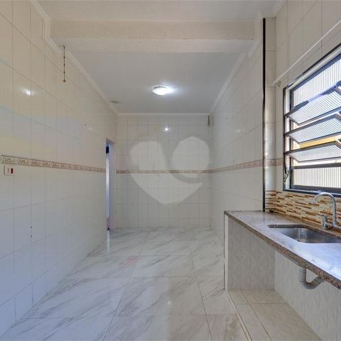 Casa à venda com 160m², 3 quartos e 3 vagas