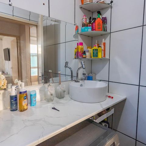 Apartamento à venda com 46m², 2 quartos e 1 vaga Apartamento à venda com 46m², 2 quartos e 1 vagaBanheiro