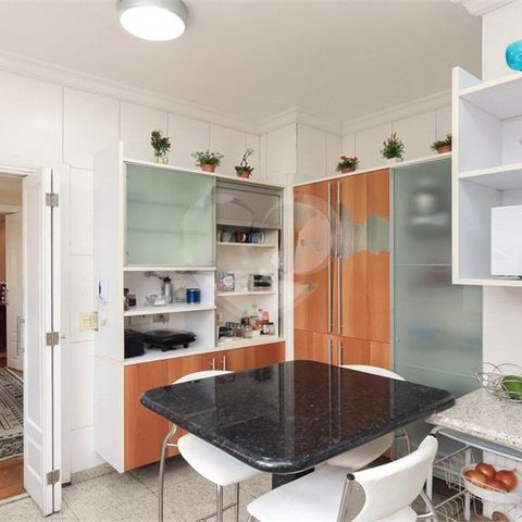 Apartamento à venda com 230m², 4 quartos e 4 vagas