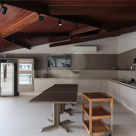 Apartamento à venda com 230m², 4 quartos e 4 vagas