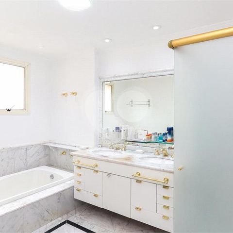 Apartamento à venda com 230m², 4 quartos e 4 vagas