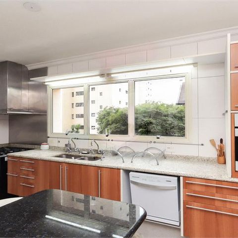Apartamento à venda com 230m², 4 quartos e 4 vagas