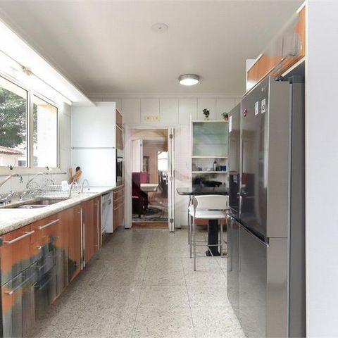 Apartamento à venda com 230m², 4 quartos e 4 vagas