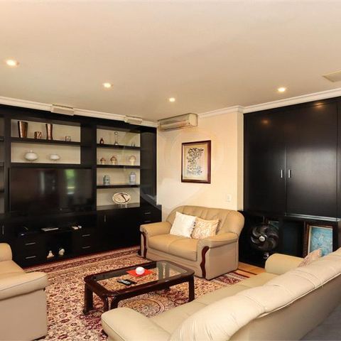 Apartamento à venda com 230m², 4 quartos e 4 vagas