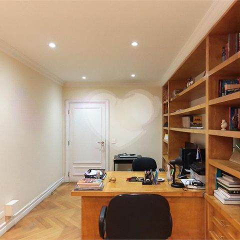Apartamento à venda com 230m², 4 quartos e 4 vagas
