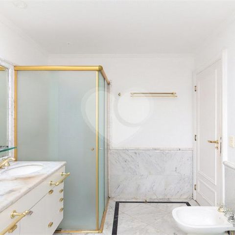 Apartamento à venda com 230m², 4 quartos e 4 vagas