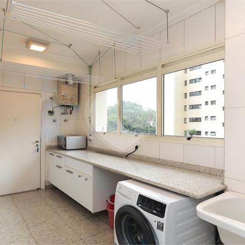 Apartamento à venda com 230m², 4 quartos e 4 vagas