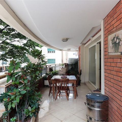 Apartamento à venda com 230m², 4 quartos e 4 vagas