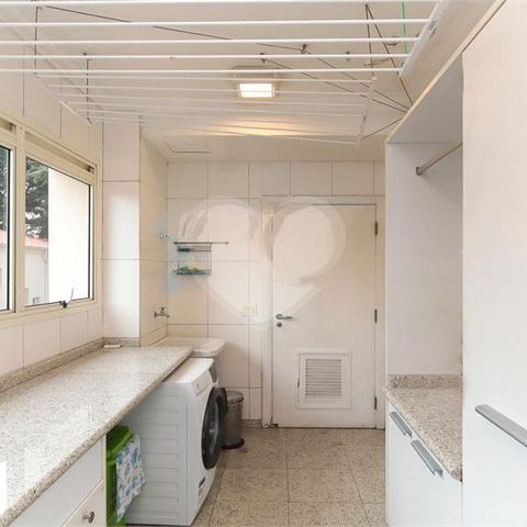 Apartamento à venda com 230m², 4 quartos e 4 vagas