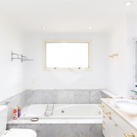 Apartamento à venda com 230m², 4 quartos e 4 vagas