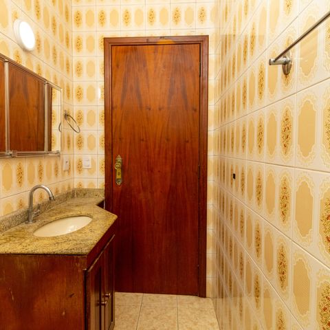 Casa para alugar com 160m², 4 quartos e 2 vagasBanheiro Social