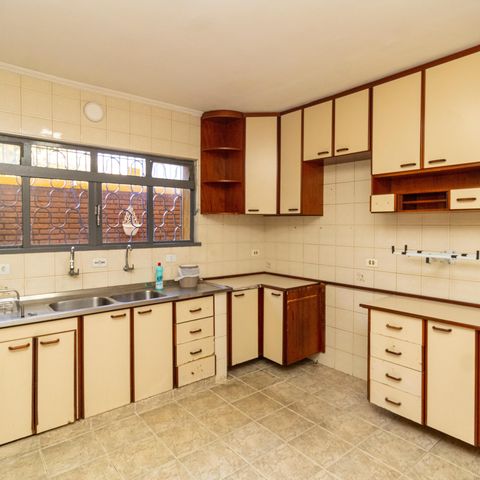 Casa para alugar com 160m², 4 quartos e 2 vagasCozinha