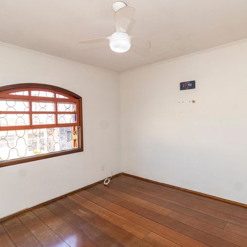 Casa para alugar com 160m², 4 quartos e 2 vagasSuíte