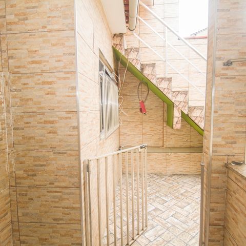 Casa à venda com 90m², 2 quartos e sem vaga Casa à venda com 90m², 2 quartos e sem vagaVaranda