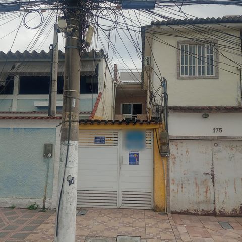 Casa à venda com 90m², 2 quartos e sem vaga Casa à venda com 90m², 2 quartos e sem vagaFachada