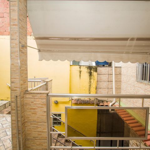 Casa à venda com 90m², 2 quartos e sem vaga Casa à venda com 90m², 2 quartos e sem vagaVaranda