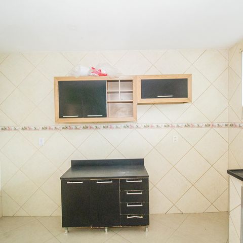 Casa à venda com 90m², 2 quartos e sem vaga Casa à venda com 90m², 2 quartos e sem vagaCozinha e Área de Serviço