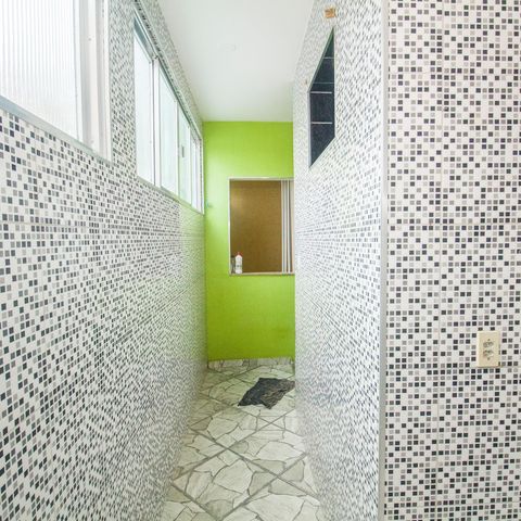 Casa à venda com 90m², 2 quartos e sem vaga Casa à venda com 90m², 2 quartos e sem vagaCozinha e Área de Serviço