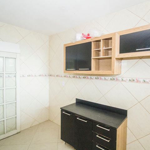 Casa à venda com 90m², 2 quartos e sem vaga Casa à venda com 90m², 2 quartos e sem vagaCozinha e Área de Serviço