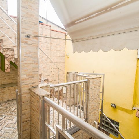 Casa à venda com 90m², 2 quartos e sem vaga Casa à venda com 90m², 2 quartos e sem vagaVaranda