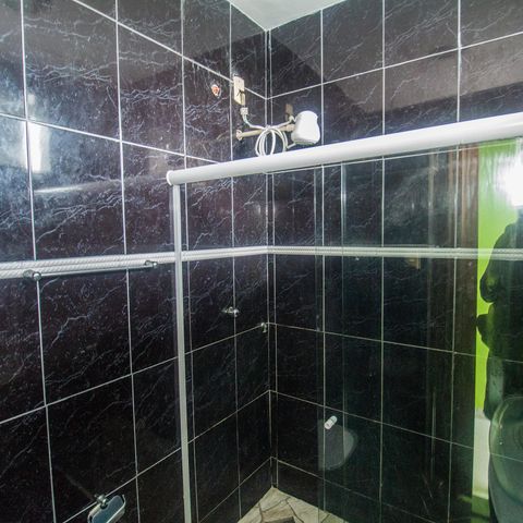 Casa à venda com 90m², 2 quartos e sem vaga Casa à venda com 90m², 2 quartos e sem vagaBanheiro