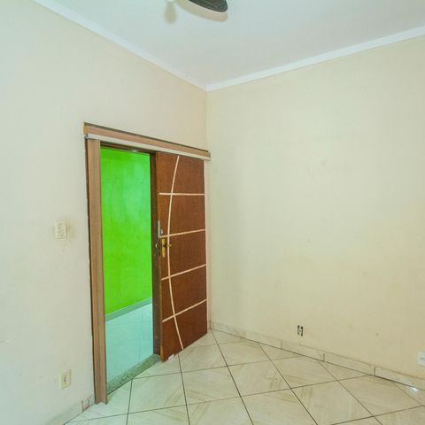 Casa à venda com 90m², 2 quartos e sem vaga Casa à venda com 90m², 2 quartos e sem vagaQuarto 1