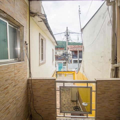 Casa à venda com 90m², 2 quartos e sem vaga Casa à venda com 90m², 2 quartos e sem vagaSala