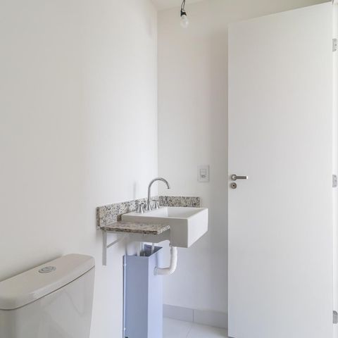 Apartamento à venda com 69m², 2 quartos e 2 vagas Apartamento à venda com 69m², 2 quartos e 2 vagasBanheiro da Suíte