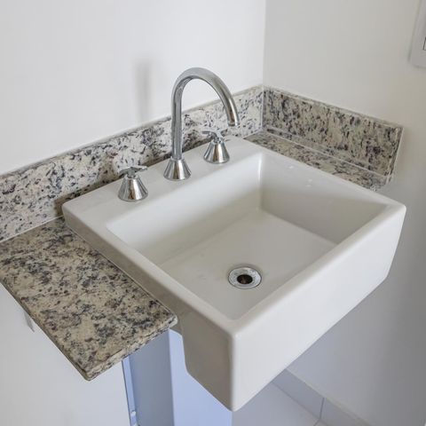 Apartamento à venda com 69m², 2 quartos e 2 vagas Apartamento à venda com 69m², 2 quartos e 2 vagasBanheiro da Suíte