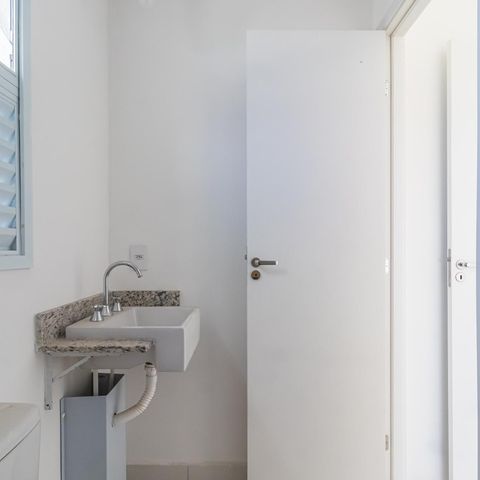 Apartamento à venda com 69m², 2 quartos e 2 vagas Apartamento à venda com 69m², 2 quartos e 2 vagasBanheiro social