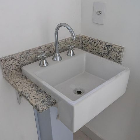 Apartamento à venda com 69m², 2 quartos e 2 vagas Apartamento à venda com 69m², 2 quartos e 2 vagasBanheiro social